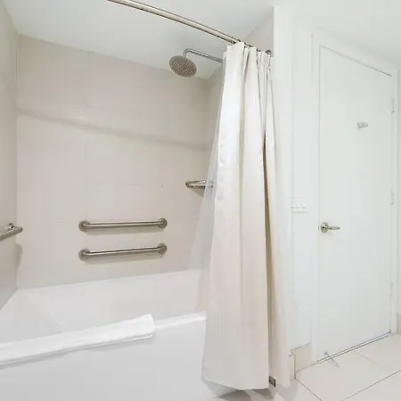 Awesome 2Br Condo Beachwalk Resort Hallandale Beach Esterno foto