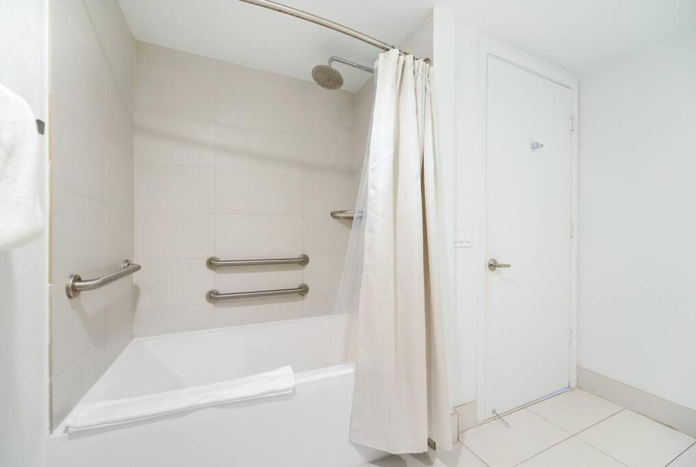 Awesome 2br Beachwalk Apartment