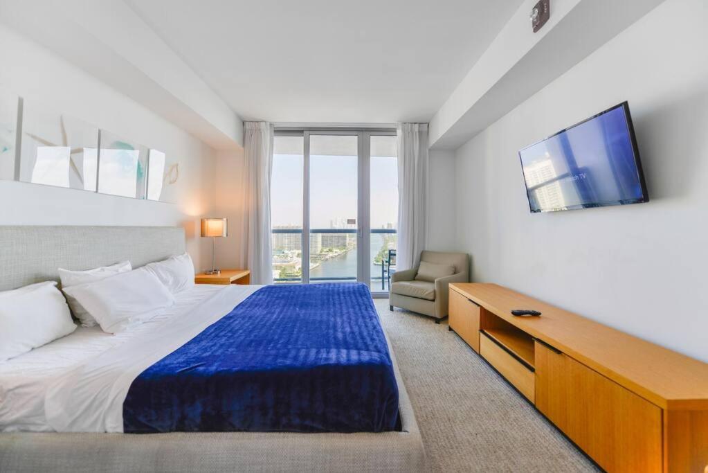 Awesome 2br Beachwalk Hallandale Beach